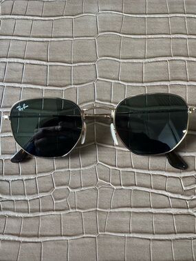 Ray Ban Hexagonal Flat Lenses RB3548.